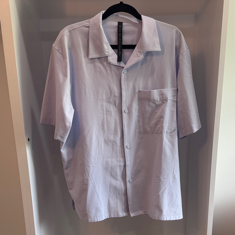 Men's lululemon Light Blue Short Sleeve Shirt